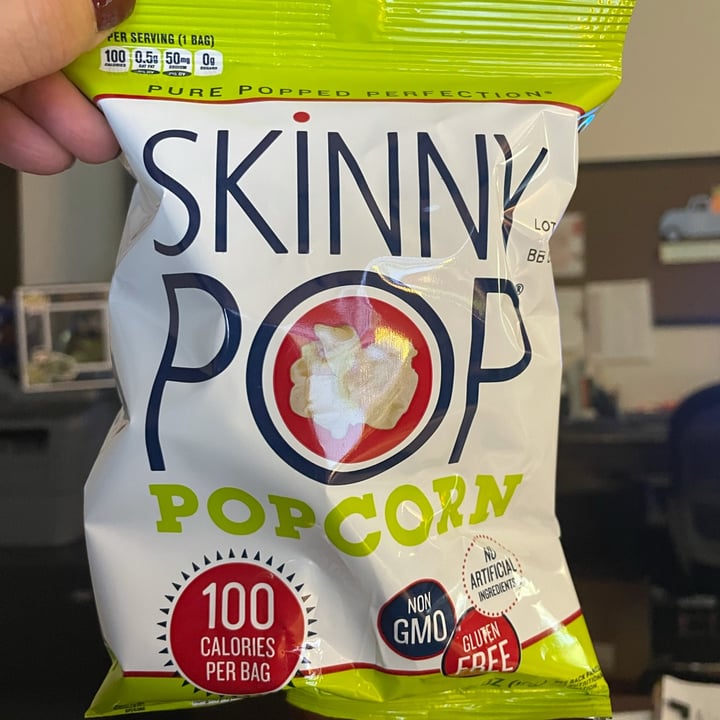 photo of Skinny Pop Non-GMO Gluten Free Organic Popcorn shared by @newkidontheblock on  05 May 2022 - review