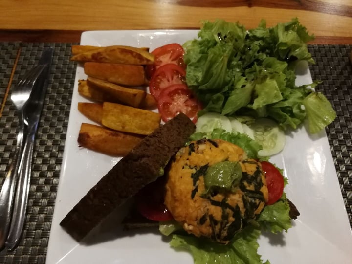 review photo of Jalus Vegan Kitchen Mushroom Tofu Sandwich With Avocado Sauce shared by @tinka on 21 Mar 2020 - review