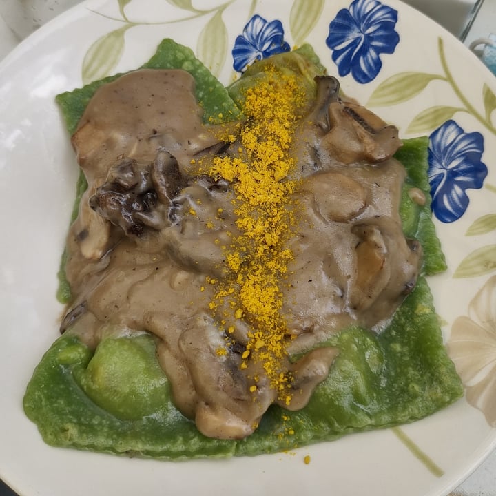 review photo of Wara espacio saludable Raviolones De Espinaca Rellenos De Cabutia Con Bechamel De Coco Y Hongos shared by @shaicitaa on 09 Dec 2021 - review