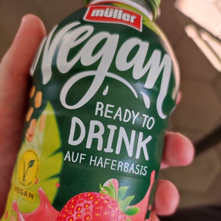 photo of Müller Vegan Drink Erdbeere shared by @suzuna on  14 Jul 2022 - review