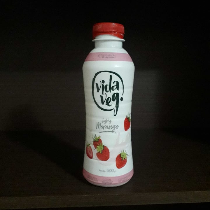 photo of Vida Veg IogVeg Morango shared by @kelly34 on  01 Dec 2022 - review