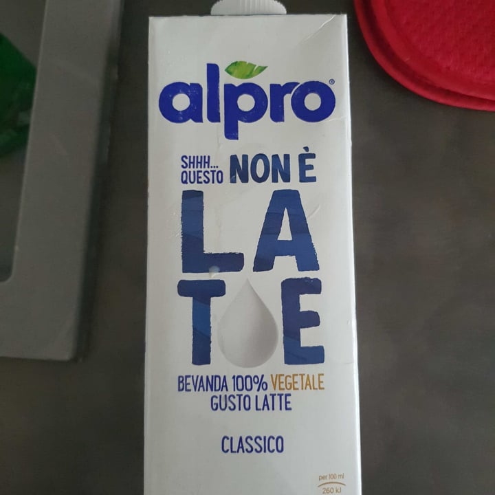 photo of Alpro This is Not Milk Classic Questo Non è Late Classico shared by @giuseppe88 on  17 Jun 2022 - review