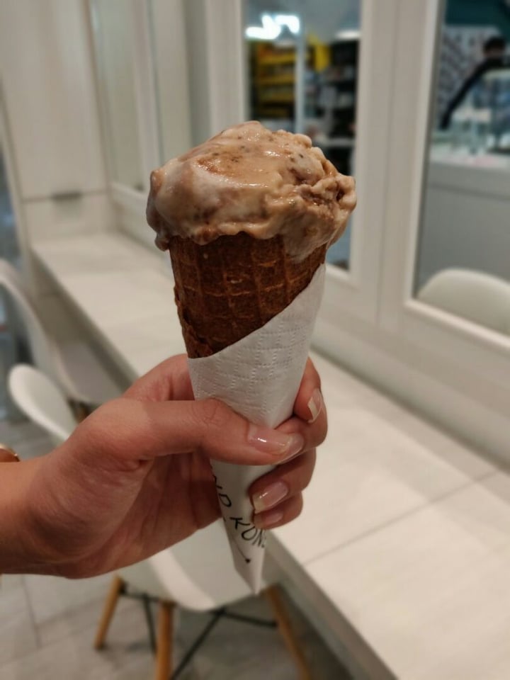 photo of Kind Kones Almond Brittle Fudge Ice cream shared by @fourdollars on  03 Aug 2019 - review