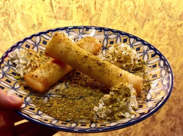 菜肴“Postre Libanes”的照片