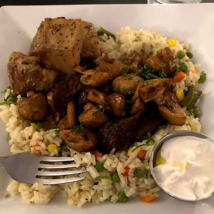 photo of The Lemon Tree Beyond Meat & Mushroom Dinner shared by @jyungblut on  11 Jun 2021 - review