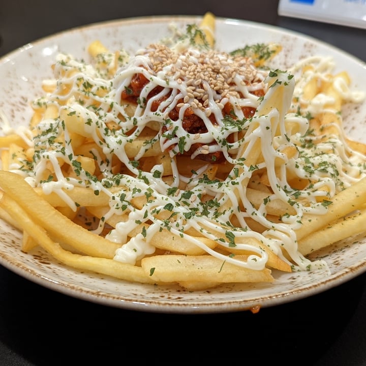 review photo of Am I Addicted - Pottery Studio & V Cafe Hooked on Gochujang Fries shared by @shawneofthedead on 21 May 2022 - review