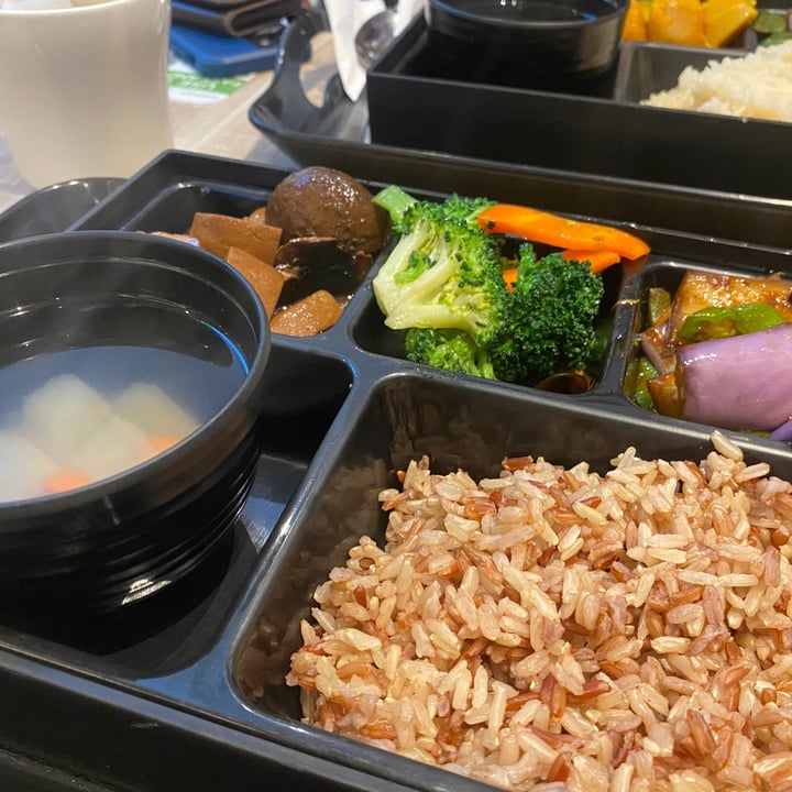 photo of Greendot Bedok Mall 1 Main + 2 Greens Bento shared by @celestenvg on  03 Apr 2021 - review