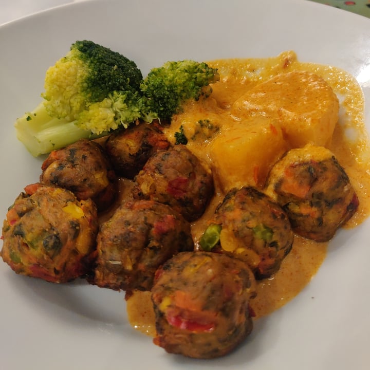 photo of IKEA Alexandra Vegetable Balls With coconut curry Sauce shared by @qianyu on  28 Oct 2020 - review