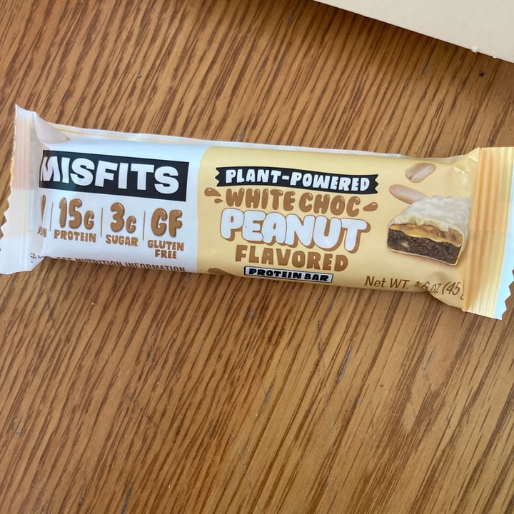 photo of Misfits Plant based white choc salted peanut shared by @mschau on  21 Sep 2022 - review