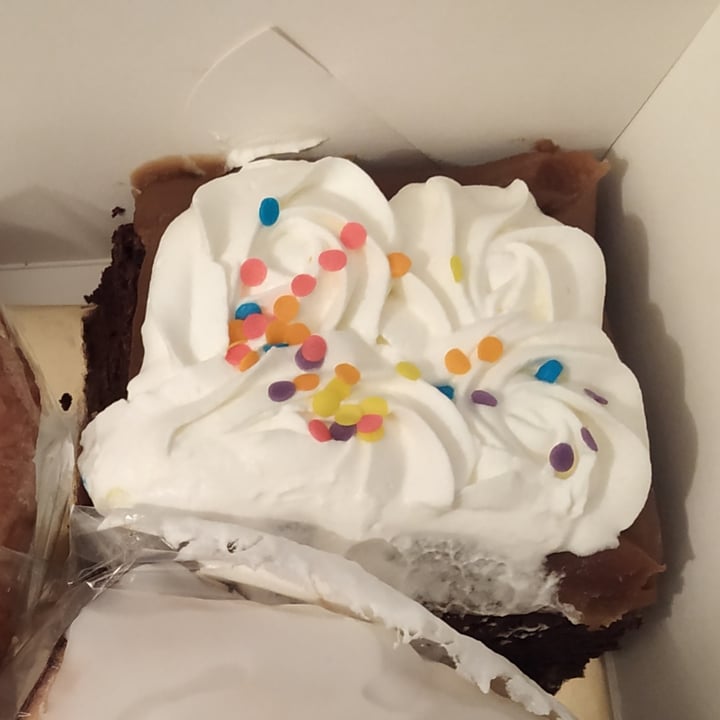 photo of Kiki Pasteleria Vegana Torta Brownie shared by @tadegrimberg on  29 May 2020 - review