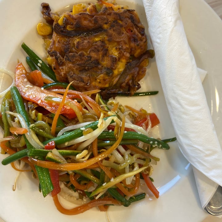 photo of Fynkos Veggie Corn Fritter With Stirfry shared by @leighclare29 on  16 Jun 2021 - review