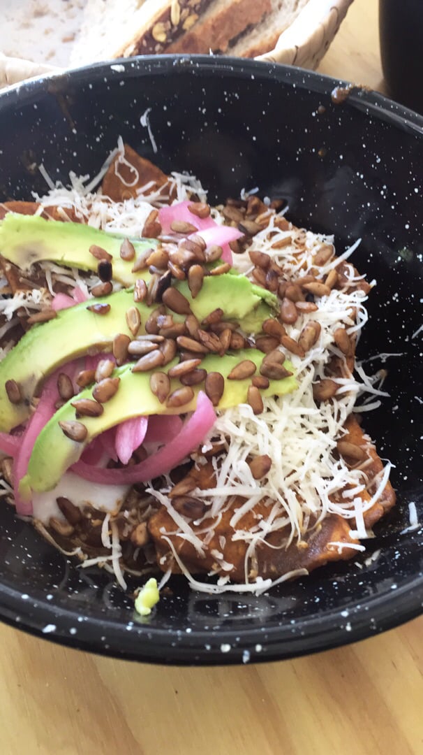 review photo of Choclo y Maíz Cocina vegana Chilaquiles en Mole shared by @anacookies on 22 Dec 2019 - review