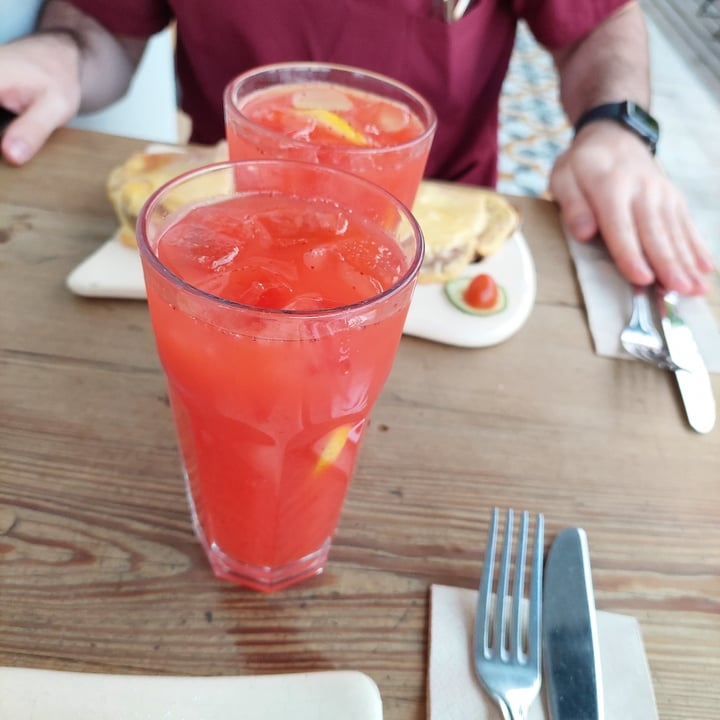 photo of Le Pain Quotidien Nordelta Limonada de frutilla shared by @ladylu on  29 Oct 2021 - review
