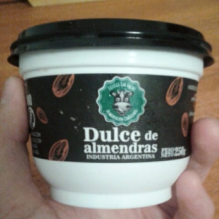 photo of Felices Las Vacas Untable de Almendras sabor Dulce de Leche shared by @matiteli on  09 Aug 2020 - review