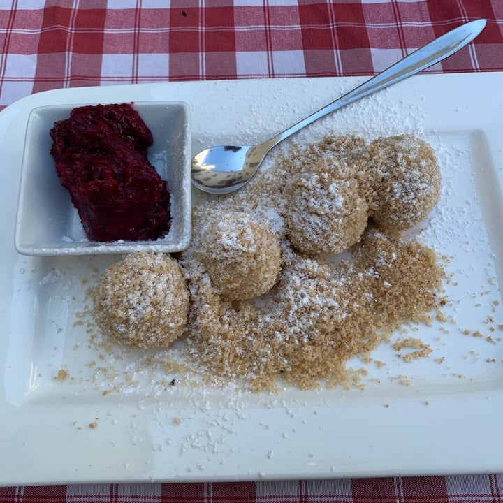 review photo of Stiftskeller Sankt Florian Topfenknödel vegan shared by @lenmarlene on 12 Sep 2020 - review