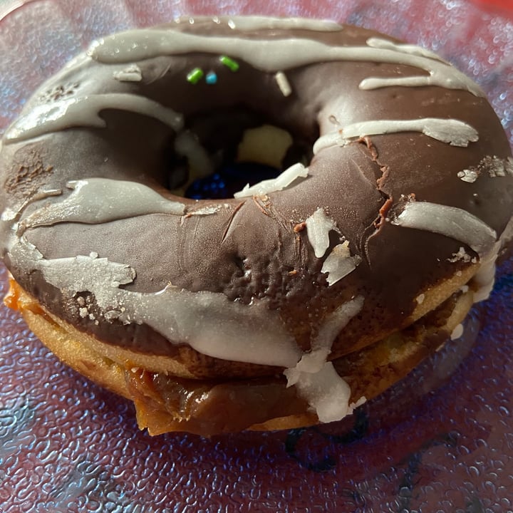 review photo of Heaven vegan palermo Dona Con Dulce De Leche Cubierta De Chocolate Vegana shared by @hablandoenvegano on 06 Nov 2022 - review