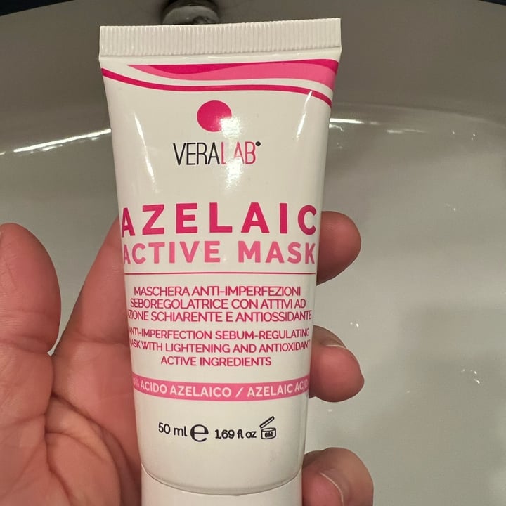 photo of Veralab Azelaic active mask shared by @fedegarbe on  26 Mar 2022 - review