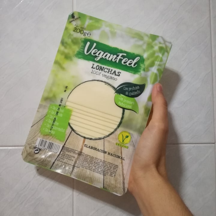 photo of Vegan Feel Lonchas 100% Veganas Queso shared by @alexandramp on  06 May 2021 - review