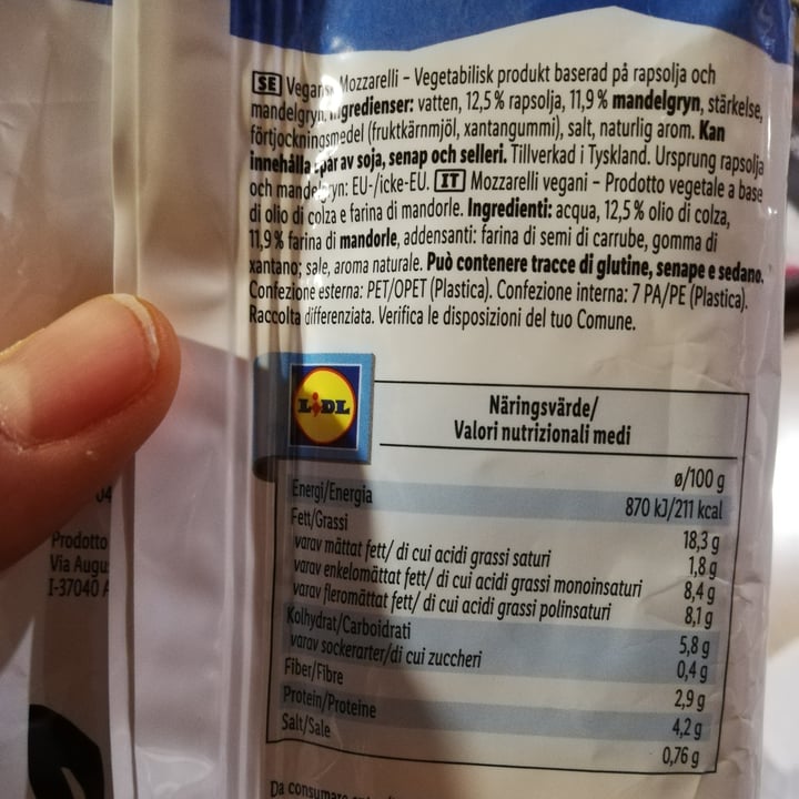 review photo of Vemondo Vegan Mozarelli shared by @penninalove on 21 Jan 2022 - review