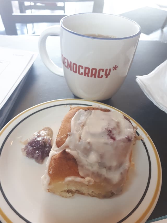 菜肴“Cinnamon Bun”的照片
