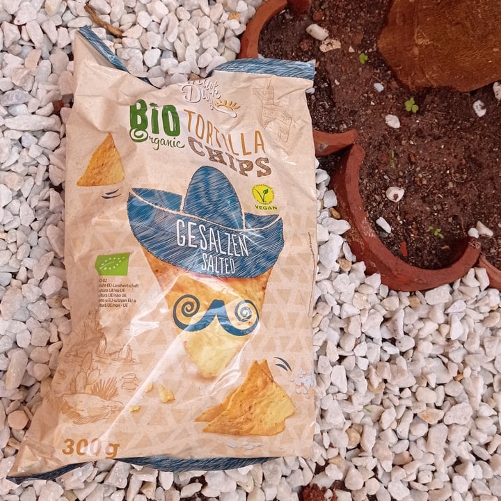 photo of Snack Day Tortilla Chips - Salted shared by @isabeletta on  30 Mar 2022 - review