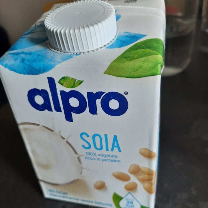 photo of Alpro 100% vegetale soia ricco in proteine shared by @emiott on  19 Jul 2022 - review