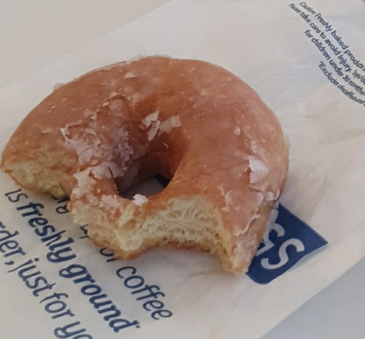 photo of Greggs Vegan Glazed Ring Doughnut shared by @charlamywild on  25 Jan 2020 - review