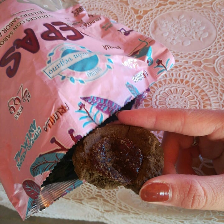 photo of Un Rincón Vegano Pepas Galletas Dulces con sabor Chocolate con relleno de Frutilla shared by @melicardenass on  25 Jan 2022 - review