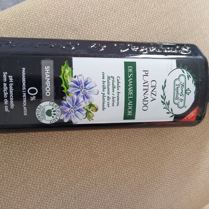 review photo of Flores & Vegetais Shampoo Cinza Platinado shared by @angelarosario on 22 May 2022 - review