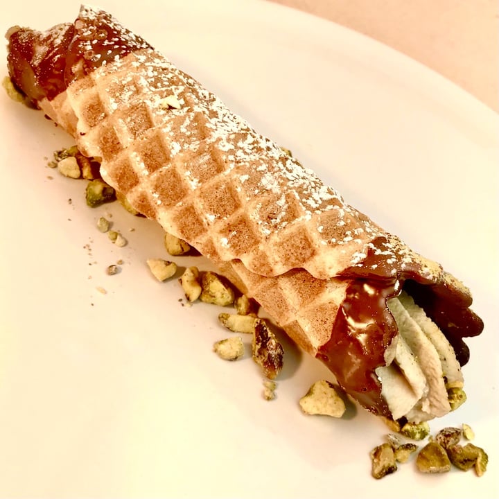 photo of Virtuous Pie Earl Grey Cheesecake Cannoli shared by @pdxveg on  16 May 2021 - review