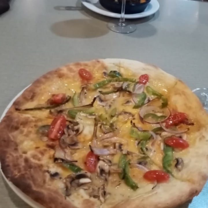photo of Vegan inc. Plaza 404 Pizza Margarita shared by @abivaldes on  24 Jul 2020 - review