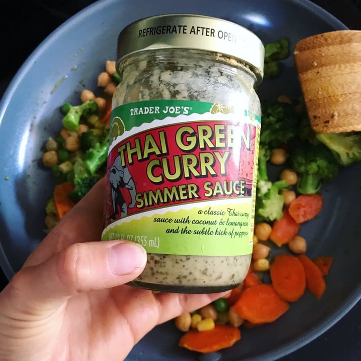 review photo of Trader Joe's Thai Green Curry Simmer Sauce shared by @kateloveskale on 06 Apr 2020 - review