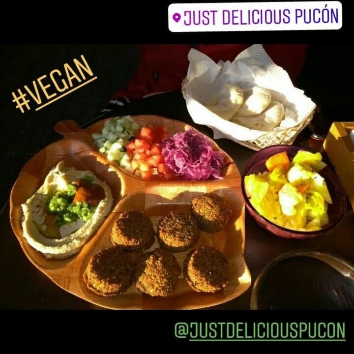 review photo of Just Delicious Falafel shared by @renatavictoratti on 15 Jul 2021 - review
