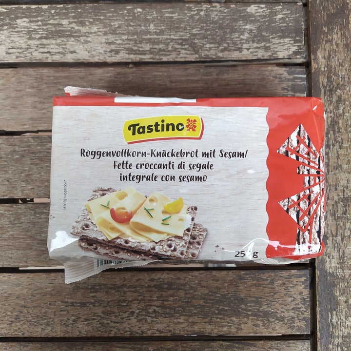 photo of Tastino Fette croccanti di segale integrale con sesamo shared by @vegancolorfood on  28 Nov 2021 - review