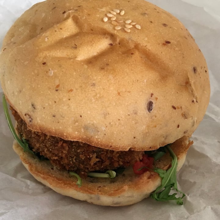 photo of Real Food Lentil Quinoa Croquette Burger shared by @5novegs on  02 Jul 2021 - review