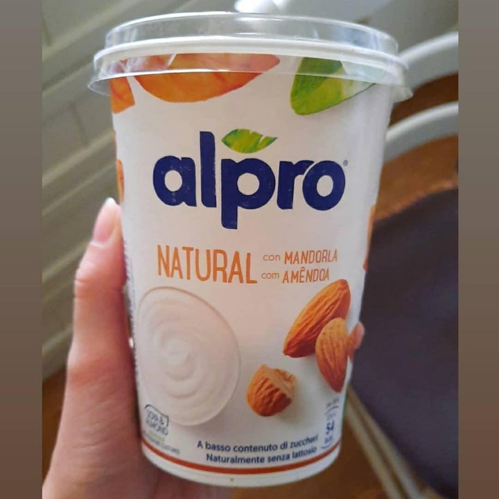 photo of Alpro Yogurt Natural de Almendras shared by @annabrs on  02 Oct 2020 - review