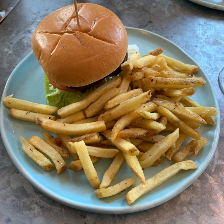 photo of The Florist Liverpool Plant based burger shared by @binnjamin on  14 Mar 2022 - review
