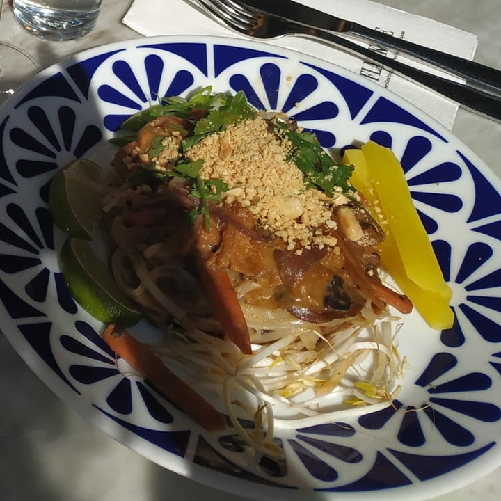 photo of Flax&Kale Pad thai de 'pollo' shared by @esther7 on  13 Mar 2021 - review