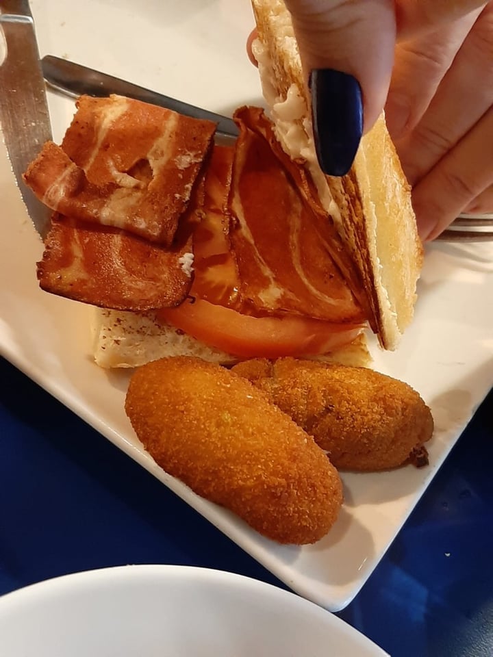 photo of B13 bar Bocadillo de Bacon shared by @yolandaescri on  11 Jan 2020 - review