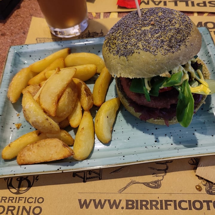 photo of Birrificio Torino Beyond Burger shared by @hella on  02 Jun 2022 - review