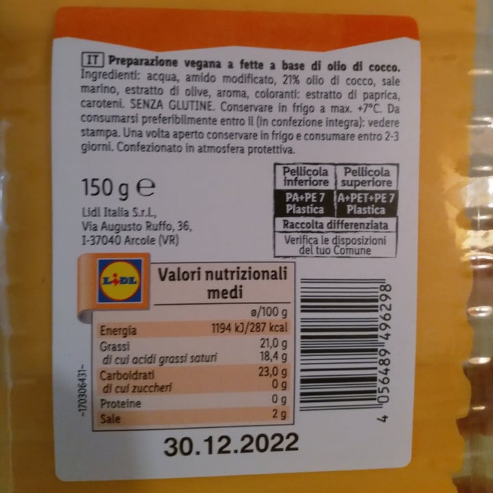 photo of Vemondo formaggio cheddar shared by @ant0basta on  15 Sep 2022 - review