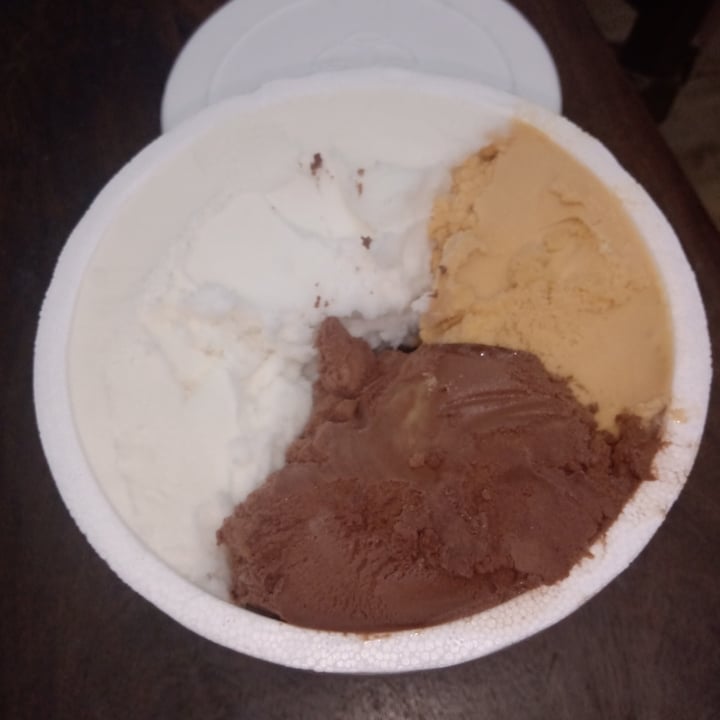 review photo of Heladeria Los Amores Helado shared by @-ana-guglielmetti- on 17 Dec 2021 - review