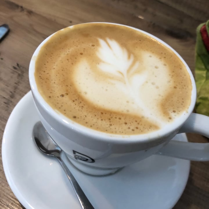 photo of Potts Coffee Latte shared by @rhiannondiamxnd on  23 Dec 2021 - review