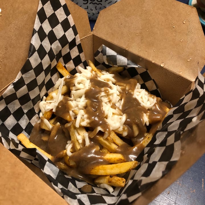photo of güd eats inc. Poutine shared by @lindsaymcmindsay on  31 Jan 2021 - review