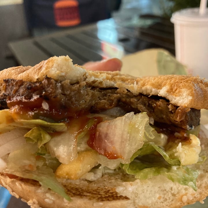 photo of Burger King whopper vegetal shared by @camisuarezc on  28 Oct 2021 - review