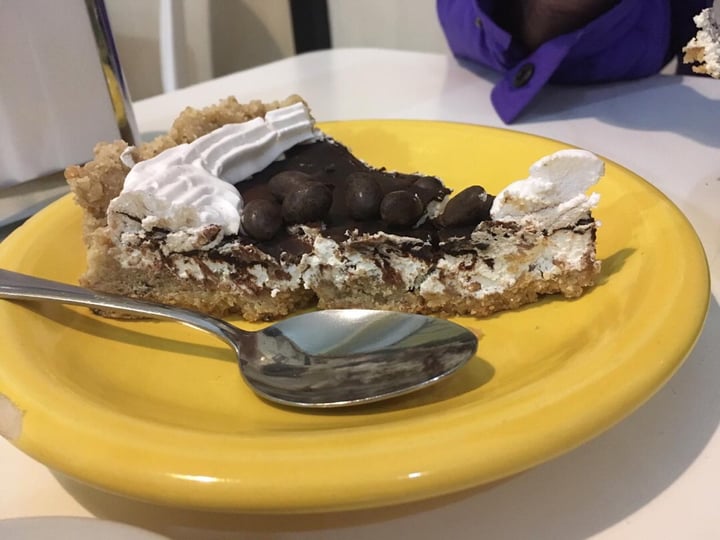 photo of Loving Hut Microcentro Marroc Cake shared by @lauchis on  14 Oct 2019 - review