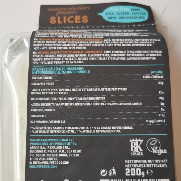 photo of Violife Mature Cheddar Slices shared by @thegluttonoussloth on  04 Oct 2021 - review