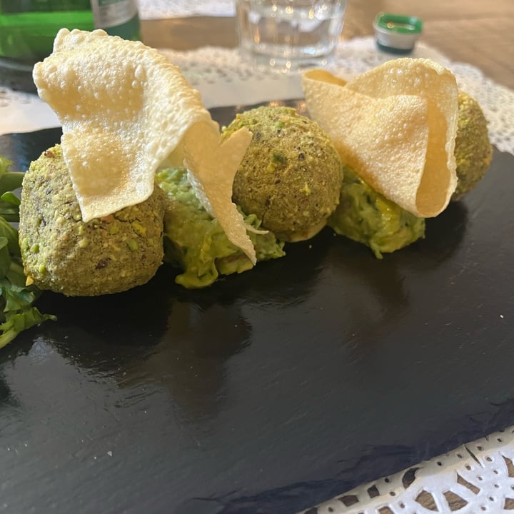 photo of Prato di Sopra Polpette di tempeh su guacamole con chips shared by @crissimbon on  25 Apr 2022 - review