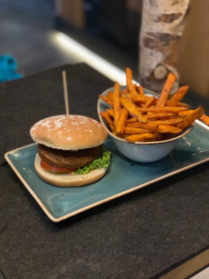 photo of Hans Im Glück German Burgergrill Juglans Burger shared by @jashment on  04 Aug 2019 - review