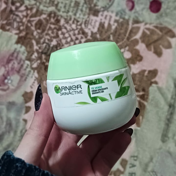 photo of Garnier Crema opacizzante e idratante al té verde shared by @hellnymph2 on  12 Apr 2022 - review